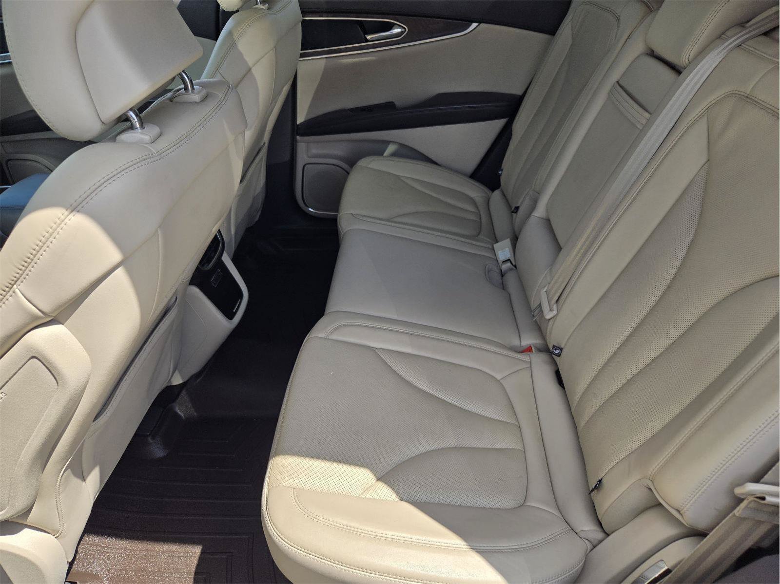 Used 2016 Lincoln MKX Reserve w/ Climate Package AWD/4WD image 29