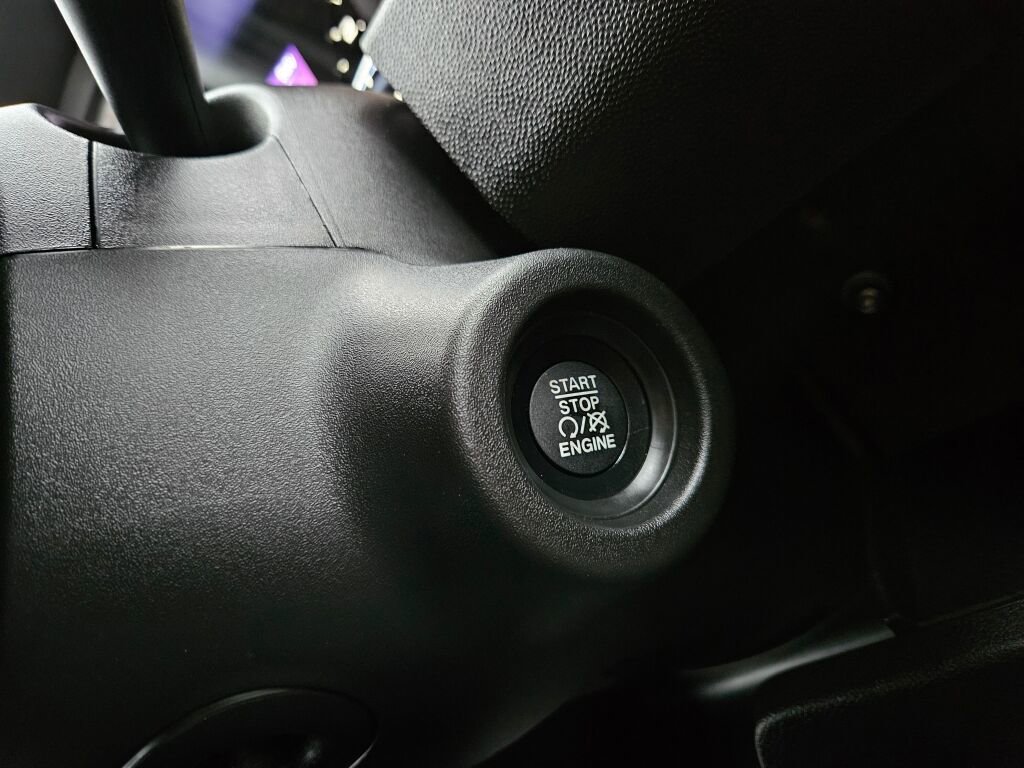 Used 2025 RAM ProMaster 2500 w/ Convenience Group image 24