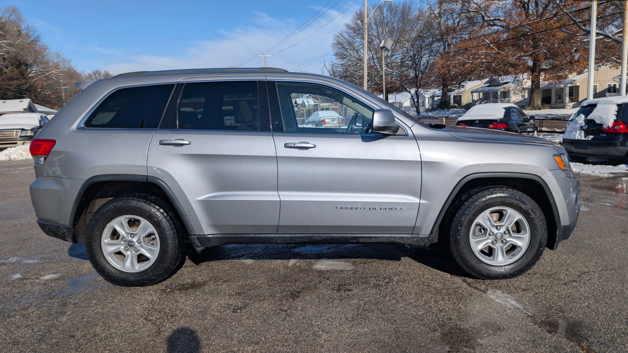 Used 2015 Jeep Grand Cherokee Laredo w/ Quick Order Package 23E RWD image 5
