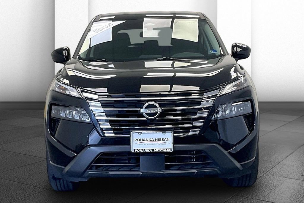 Certified 2025 Nissan Rogue SV FWD image 2