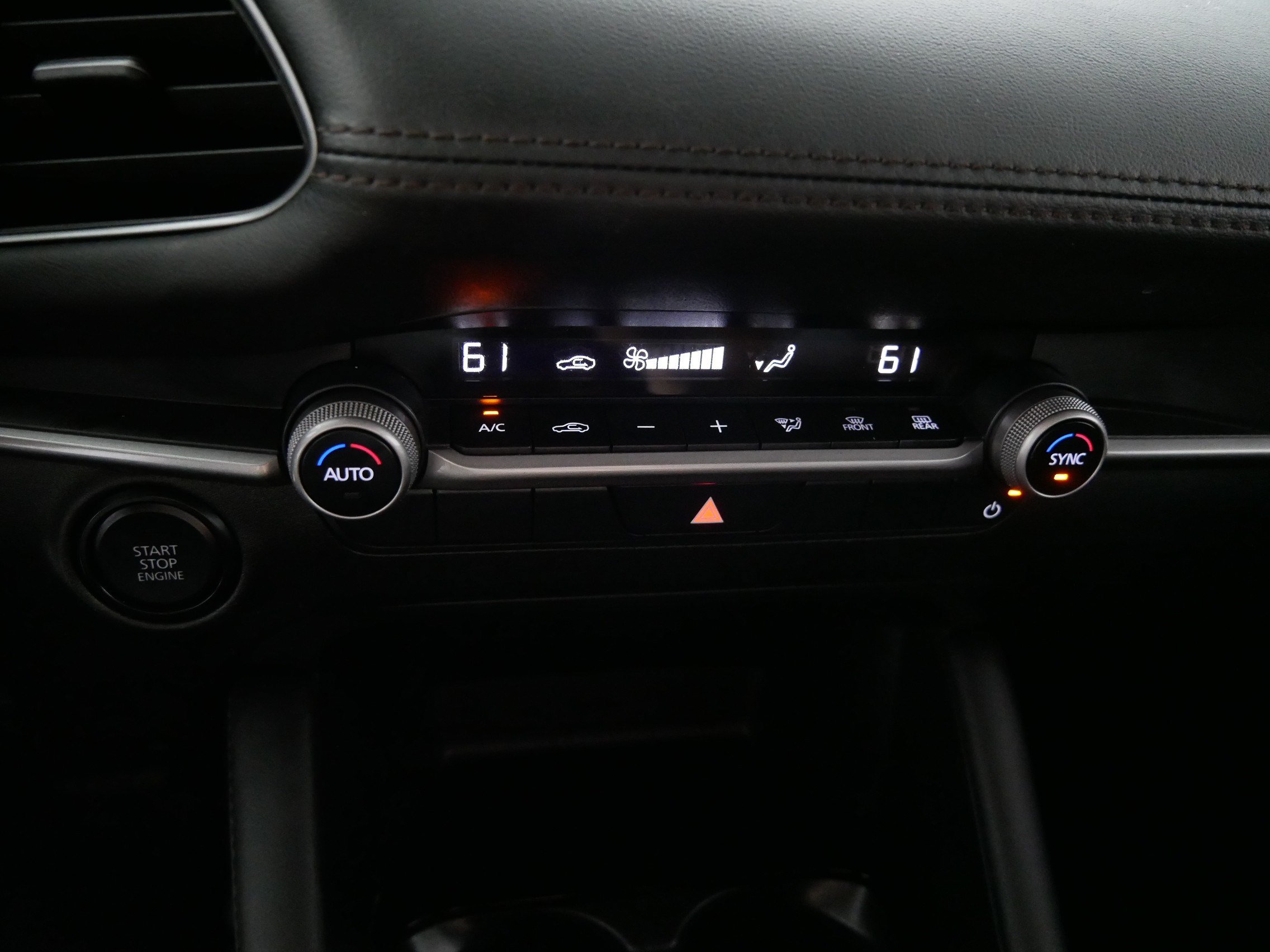 Used 2024 MAZDA MAZDA3 s FWD image 23