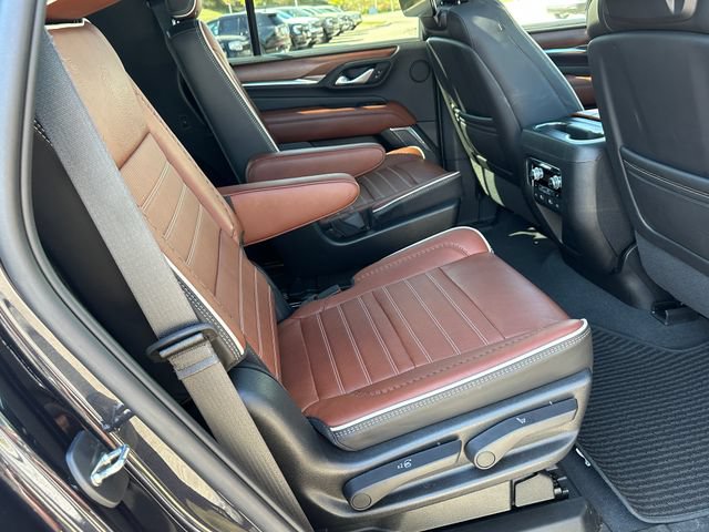 Used 2023 GMC Yukon Denali Ultimate AWD/4WD image 9
