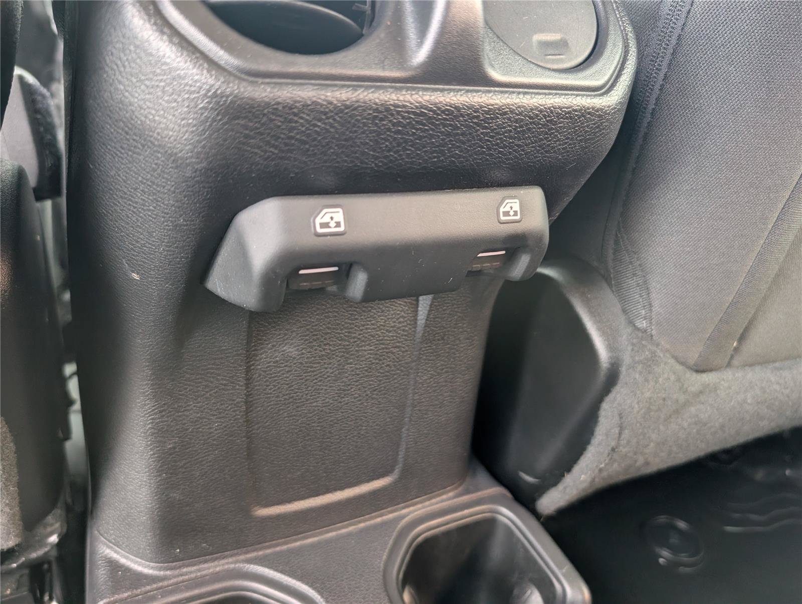 Used 2022 Jeep Wrangler Unlimited Sport AWD/4WD image 15