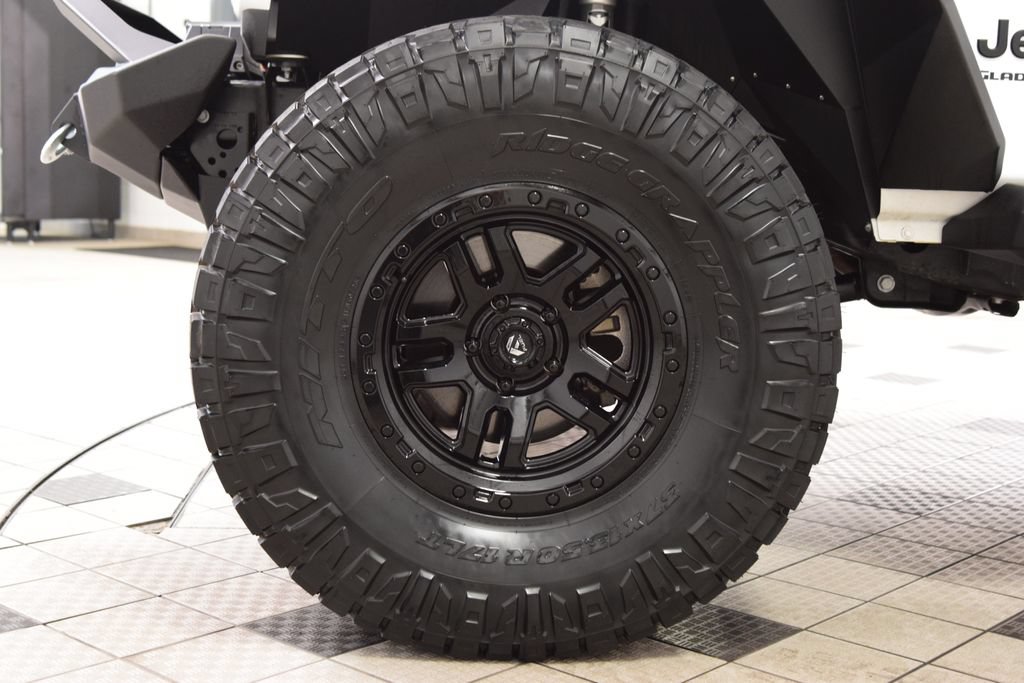 Used 2024 Jeep Gladiator Sport AWD/4WD image 25