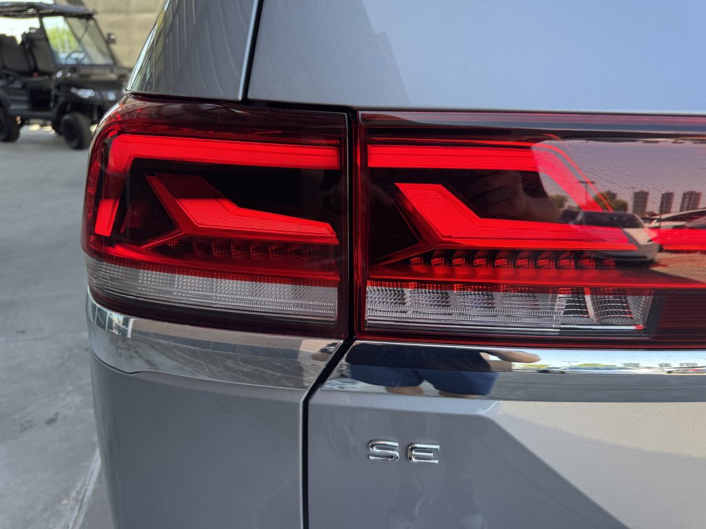 Used 2024 Volkswagen Atlas SE w/ Panoramic Sunroof Package image 14