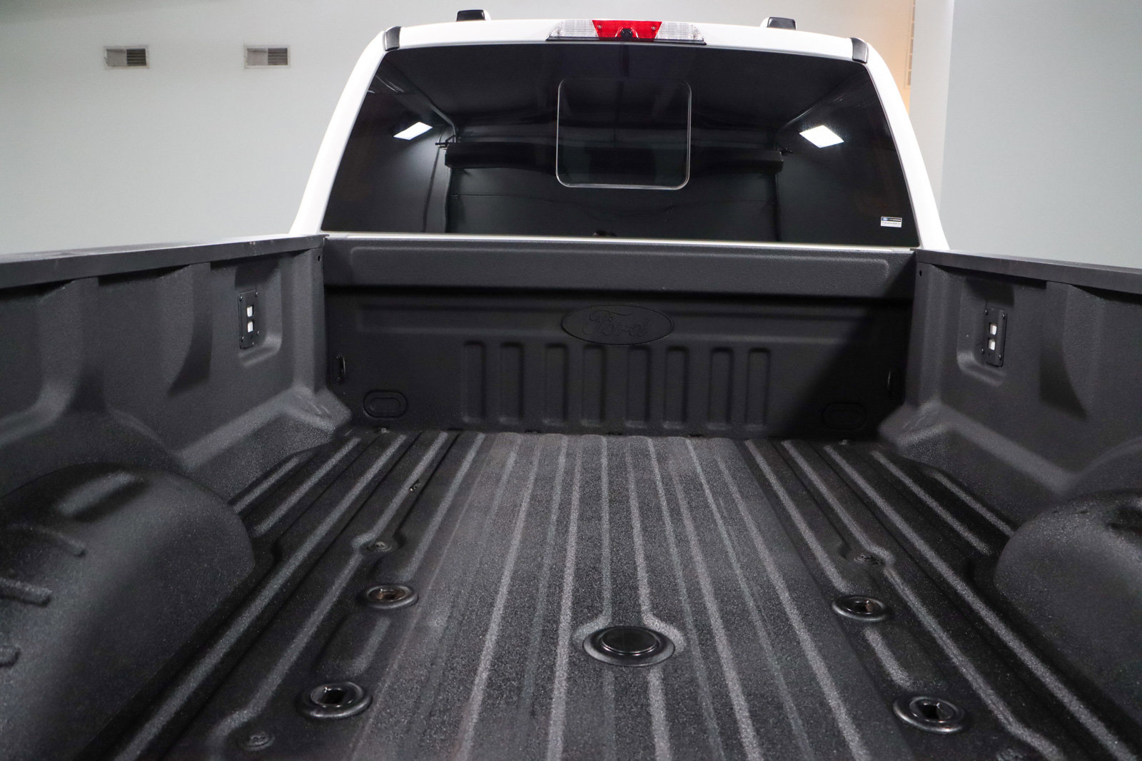 Used 2025 Ford F450 Platinum w/ FX4 Off-Road Package image 32