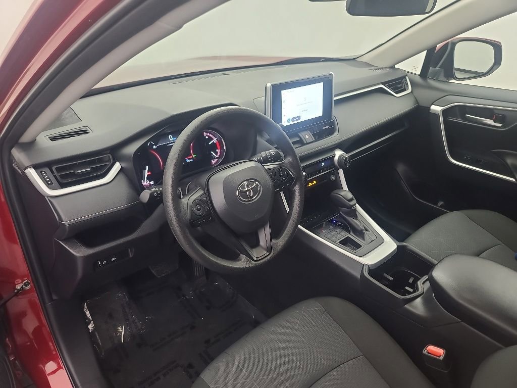 Used 2025 Toyota RAV4 XLE AWD/4WD image 25