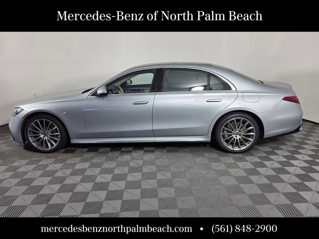 Used 2024 Mercedes-Benz S 580e 4MATIC Sedan image 3
