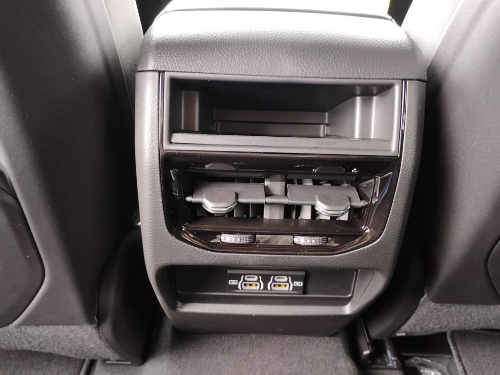 New 2025 Jeep Grand Cherokee Laredo X w/ Trailer Tow Package image 18