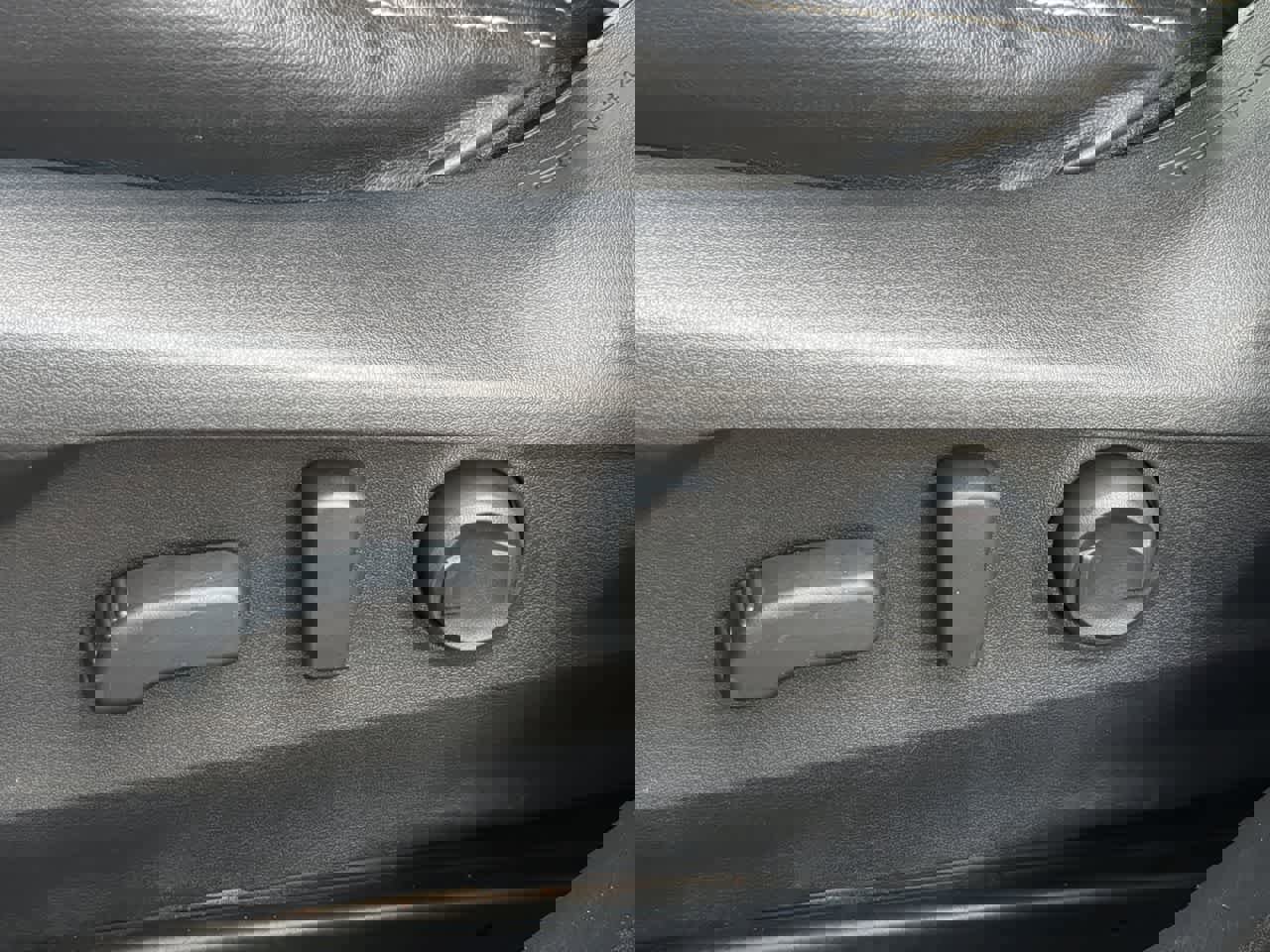 Used 2020 Subaru Outback Limited image 18