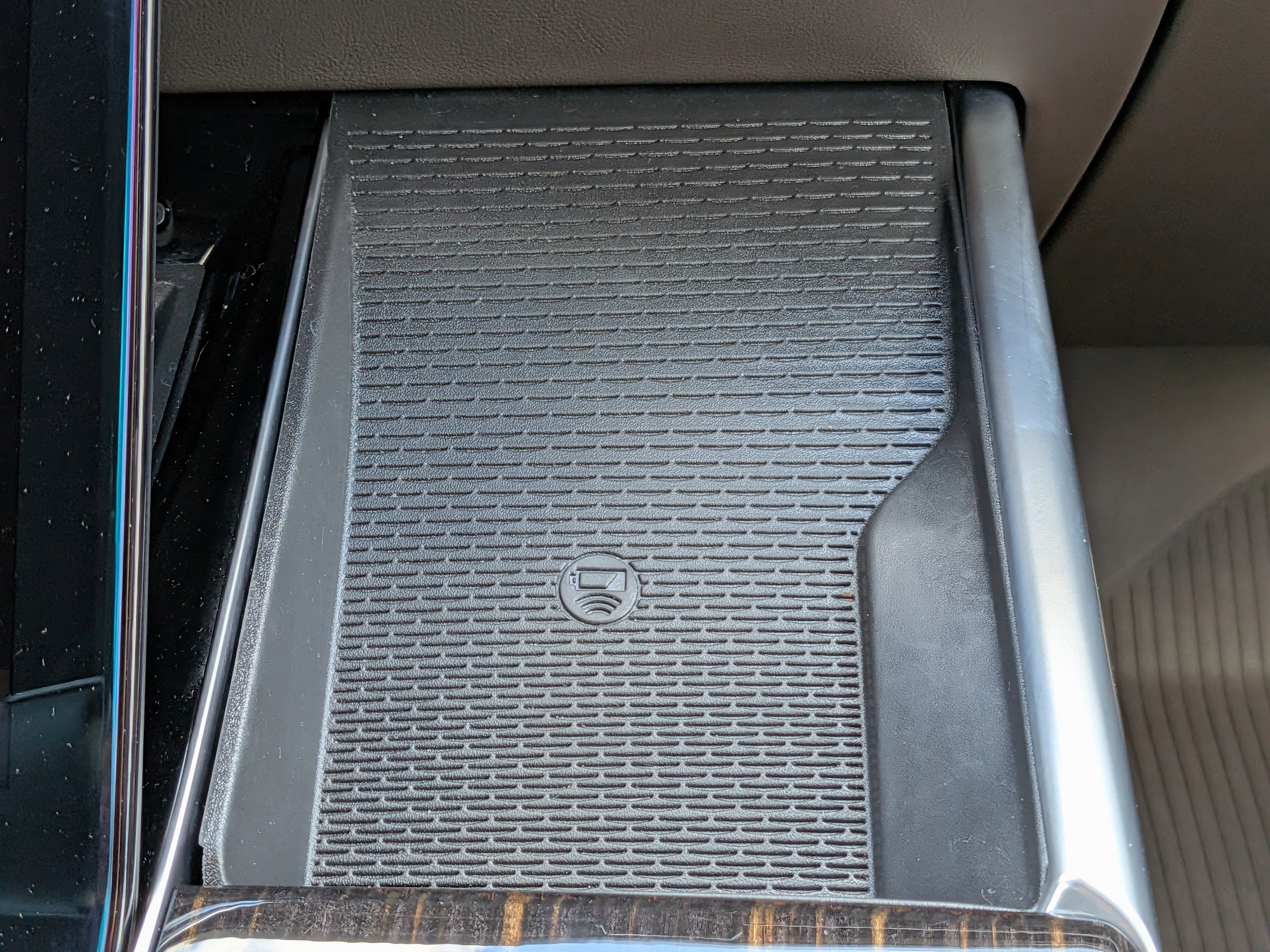 Certified 2025 Cadillac Escalade Premium Luxury w/ LPO, Floor Liner Package RWD image 32
