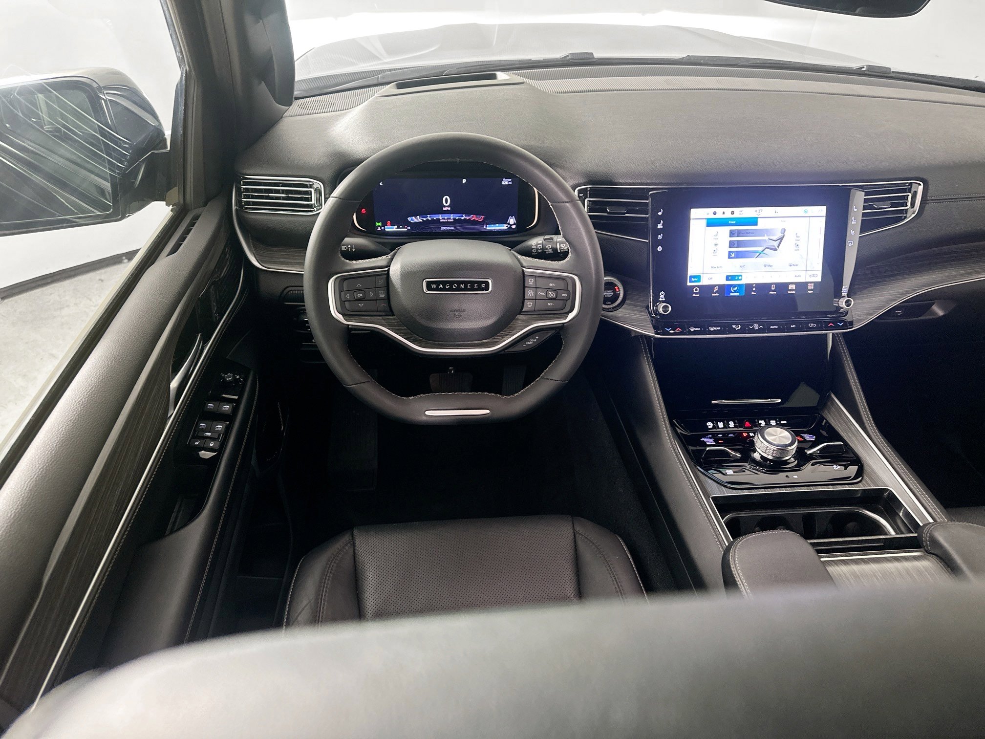 Certified 2023 Jeep Wagoneer Series III w/ Premium Group I AWD/4WD image 30