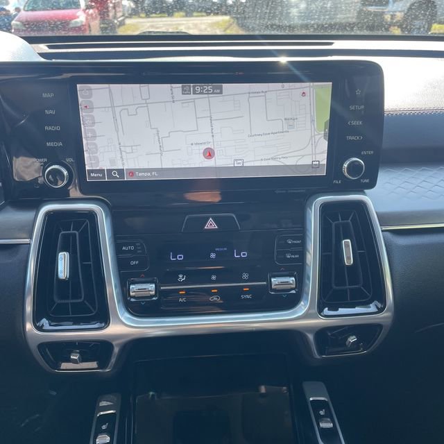 Used 2022 Kia Sorento SX image 16