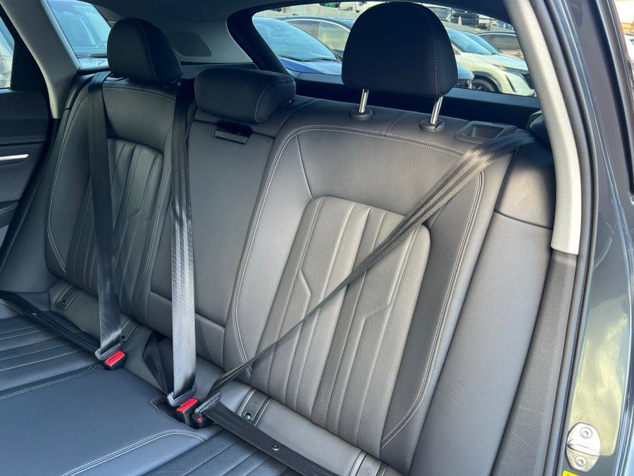 Used 2023 Audi e-tron Premium Plus w/ Premium Plus Package image 42