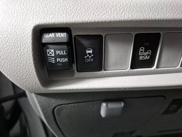 Used 2017 Toyota Sienna XLE image 20