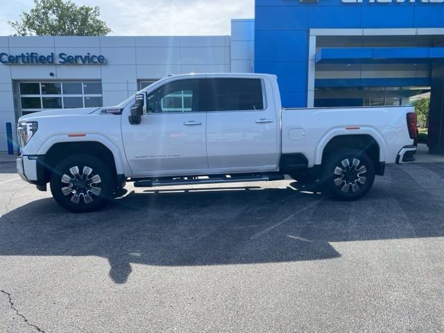 Used 2025 GMC Sierra 2500 Denali w/ Denali Reserve Package AWD/4WD image 2