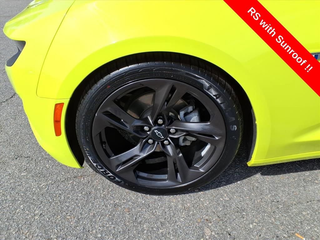 Used 2021 Chevrolet Camaro LT w/ RS Package image 10
