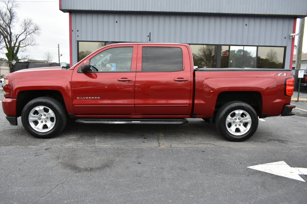 Used 2018 Chevrolet Silverado 1500 LT w/ All Star Edition image 9