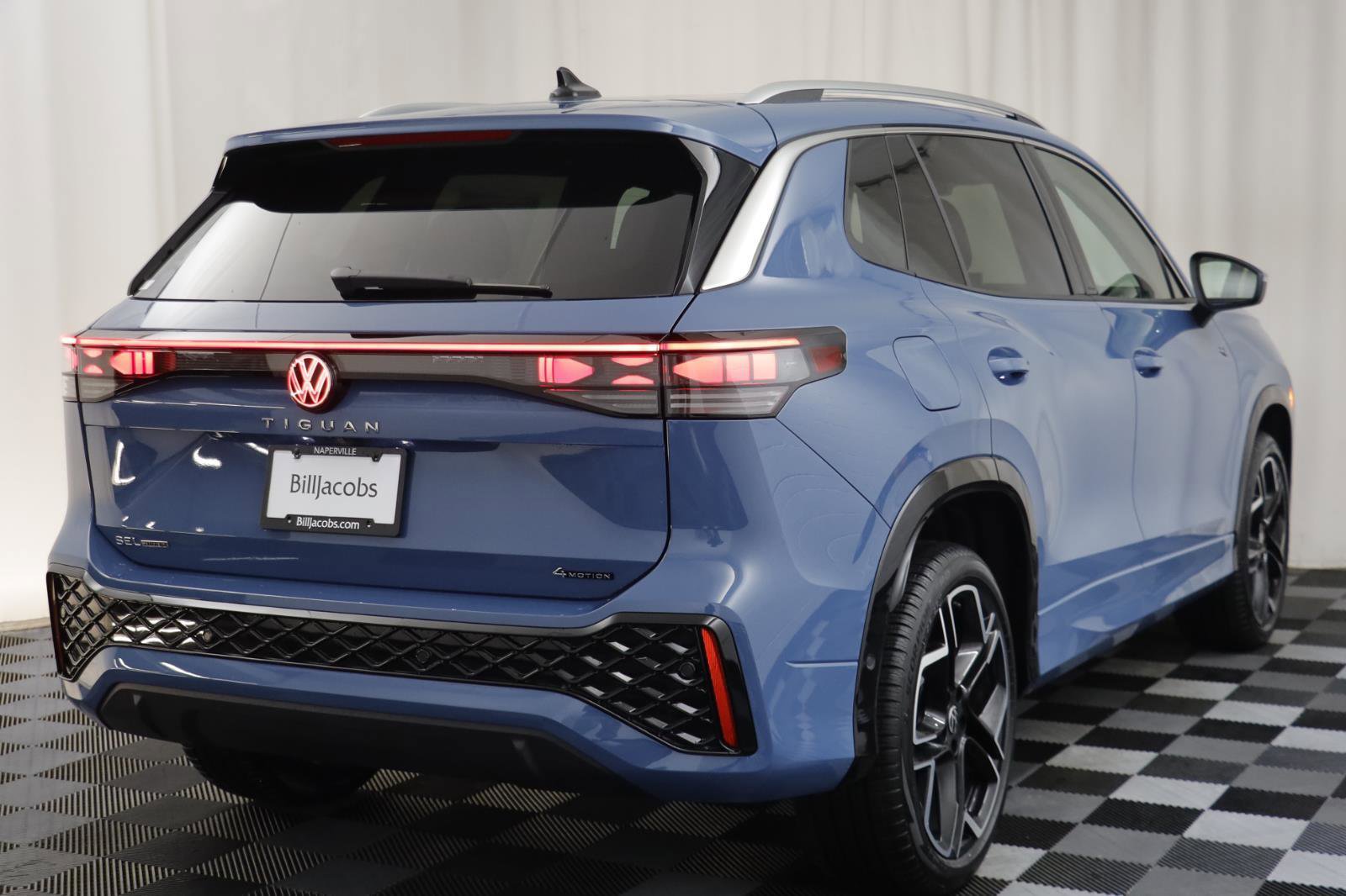 New 2026 Volkswagen Tiguan SEL R-Line image 19