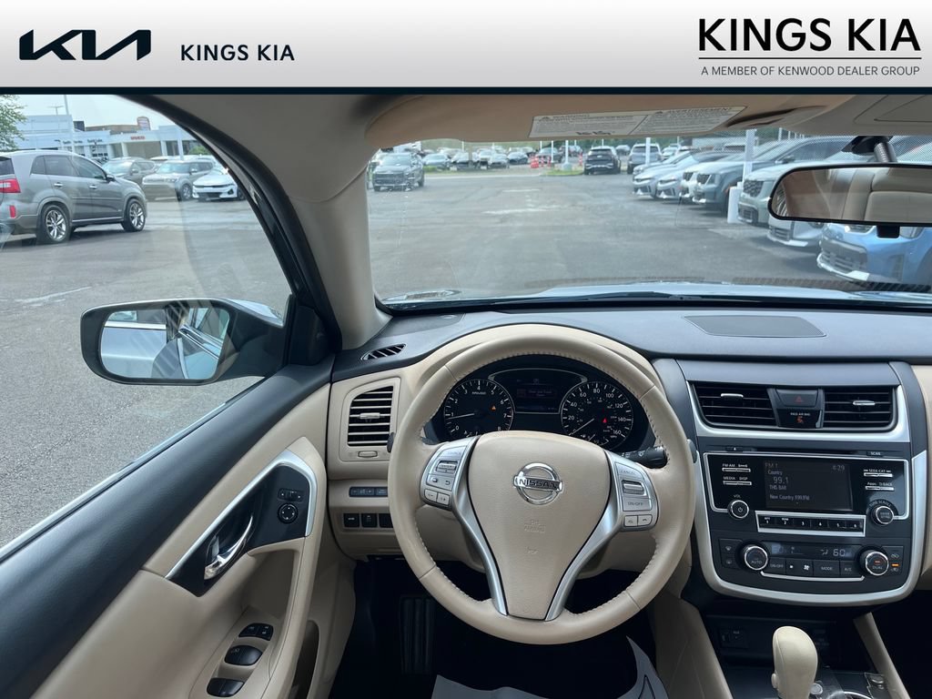 Used 2016 Nissan Altima 2.5 SV FWD image 16