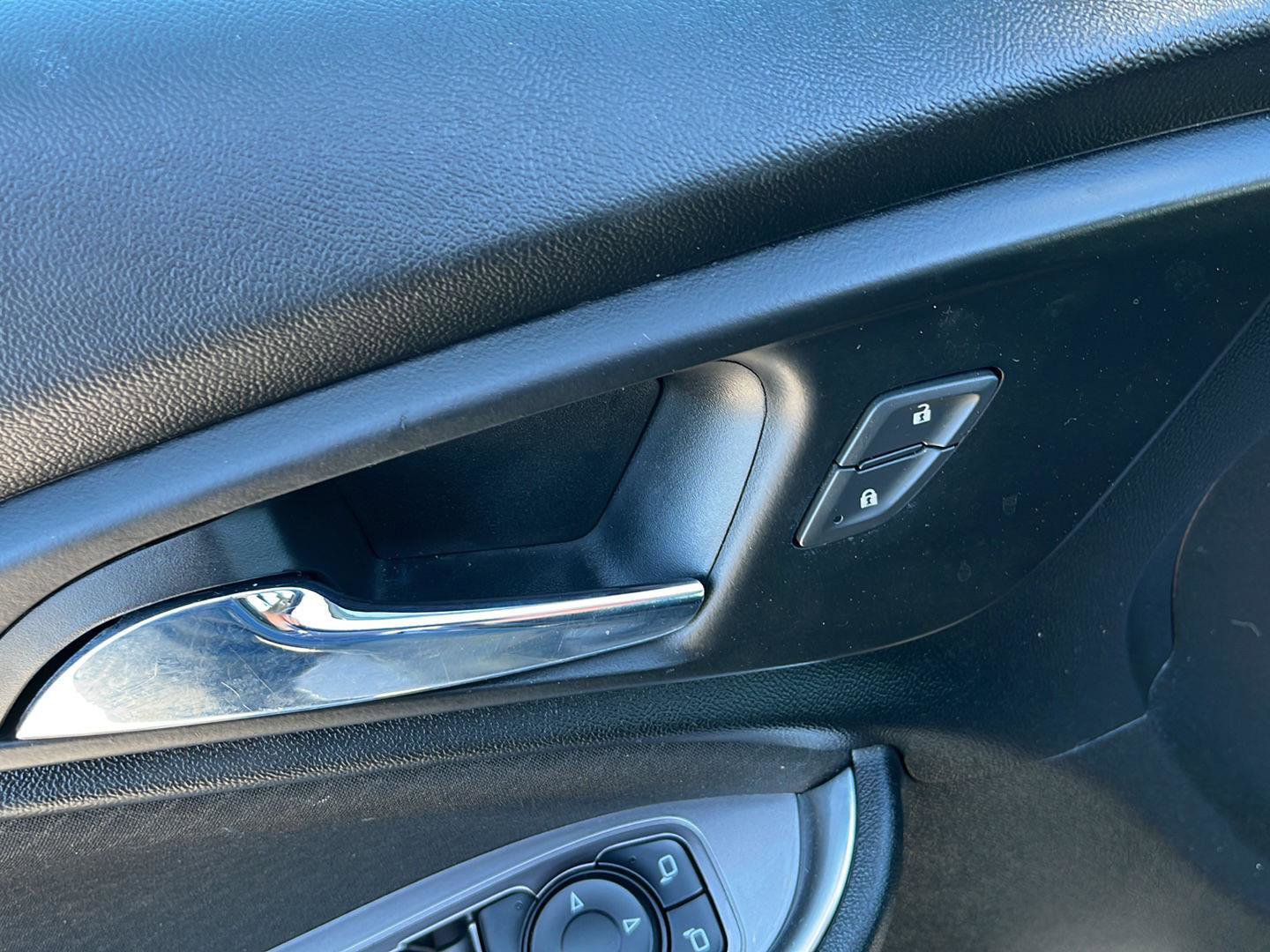 Used 2021 Chevrolet Malibu LT image 14