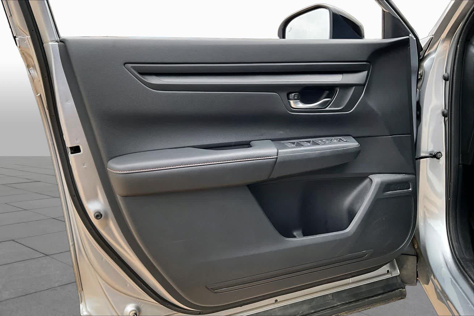 Used 2025 Honda CR-V Sport image 24