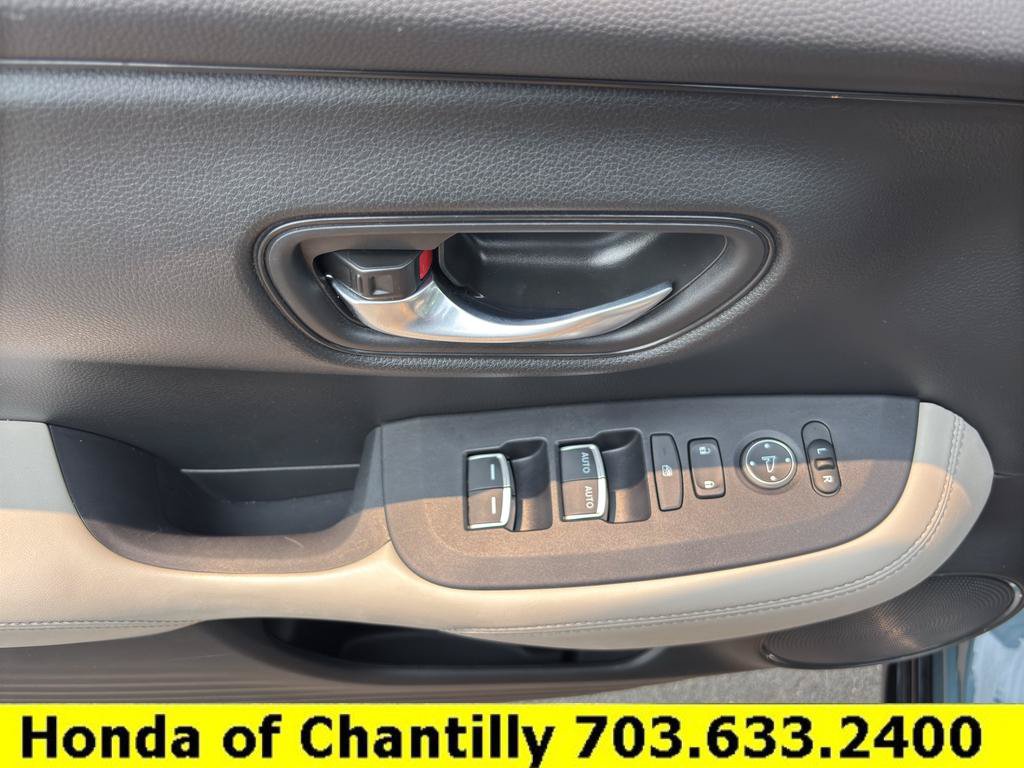 Certified 2025 Honda HR-V EX-L image 24