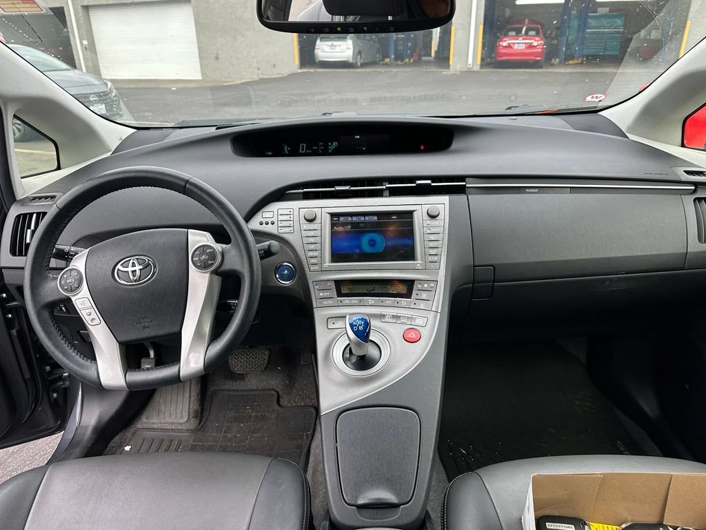 Used 2015 Toyota Prius Four w/ Deluxe Solar Roof Package FWD image 10