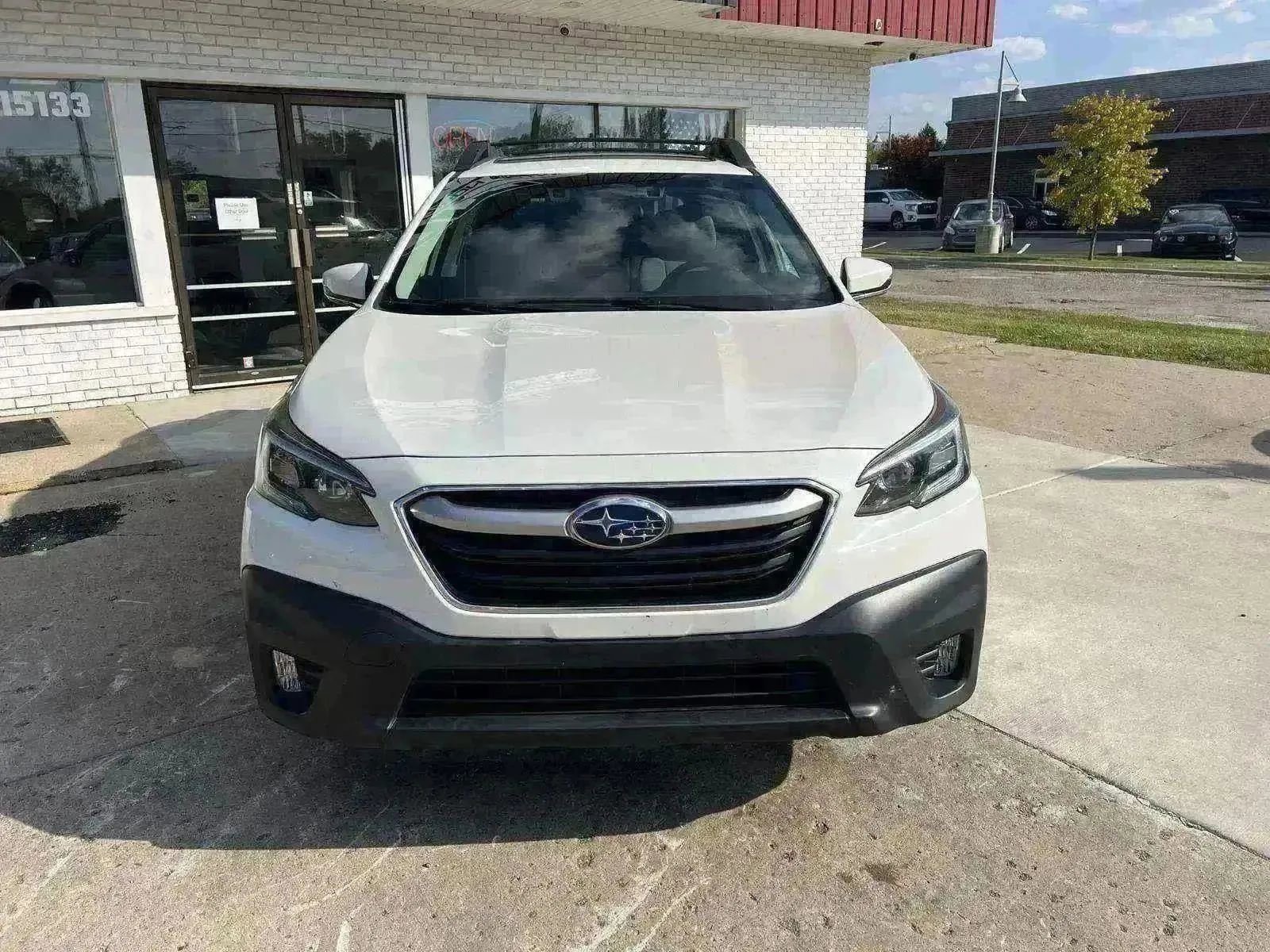 Used 2021 Subaru Outback Premium image 2