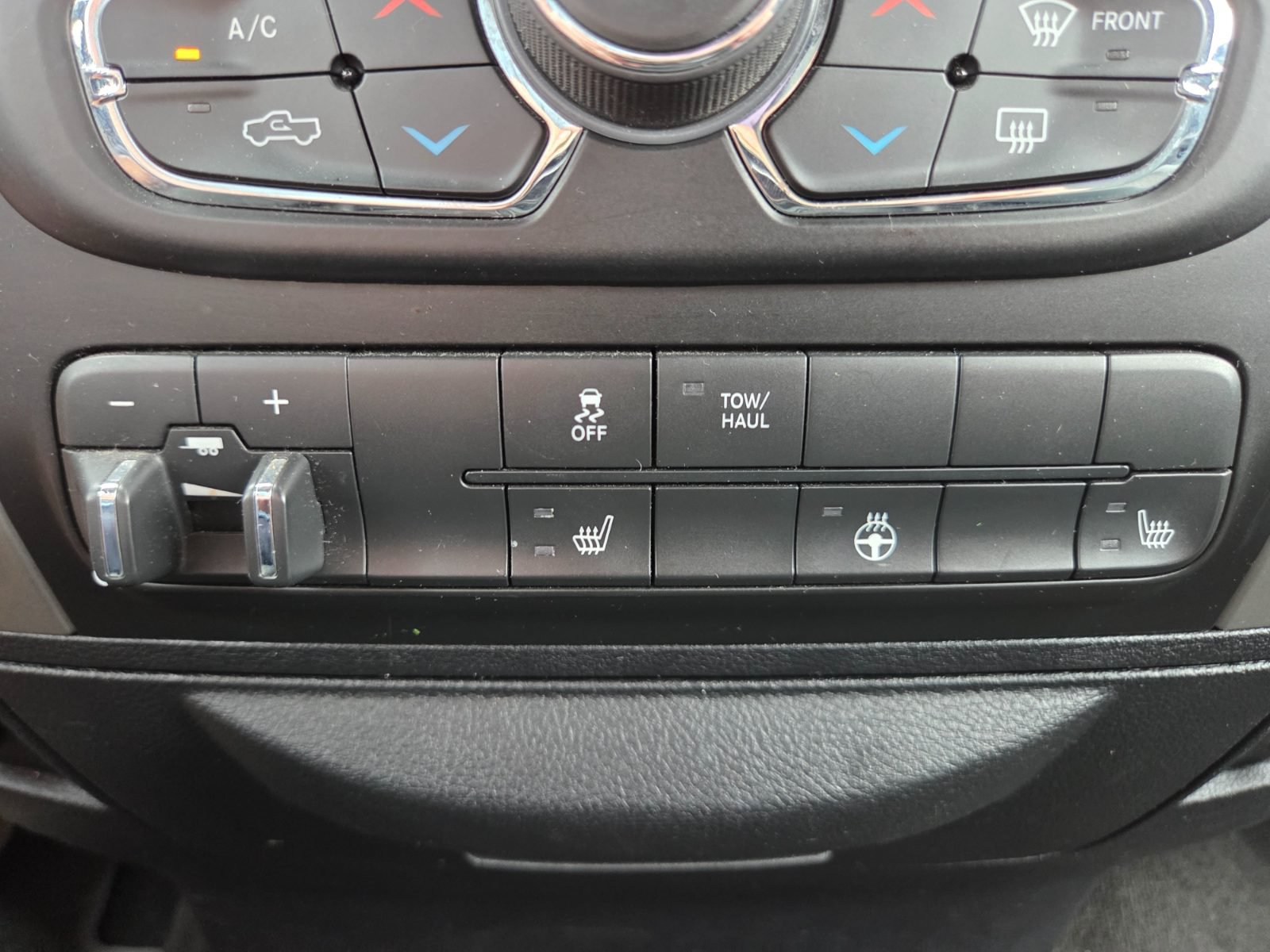 Used 2015 RAM 1500 Outdoorsman AWD/4WD image 18