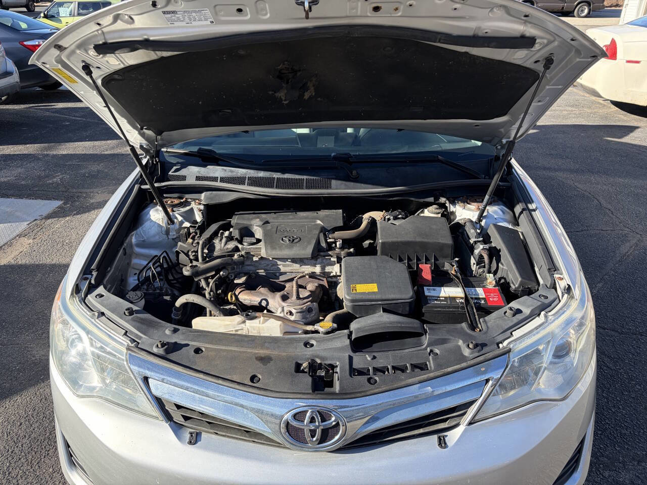 Used 2014 Toyota Camry LE image 15