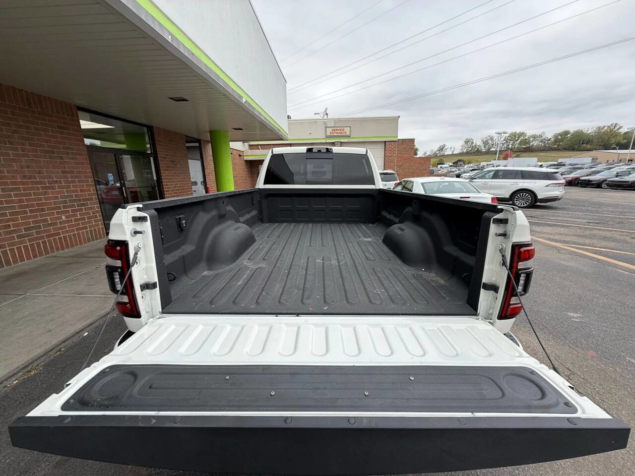 Used 2024 RAM 3500 Laramie w/ Night Edition image 40