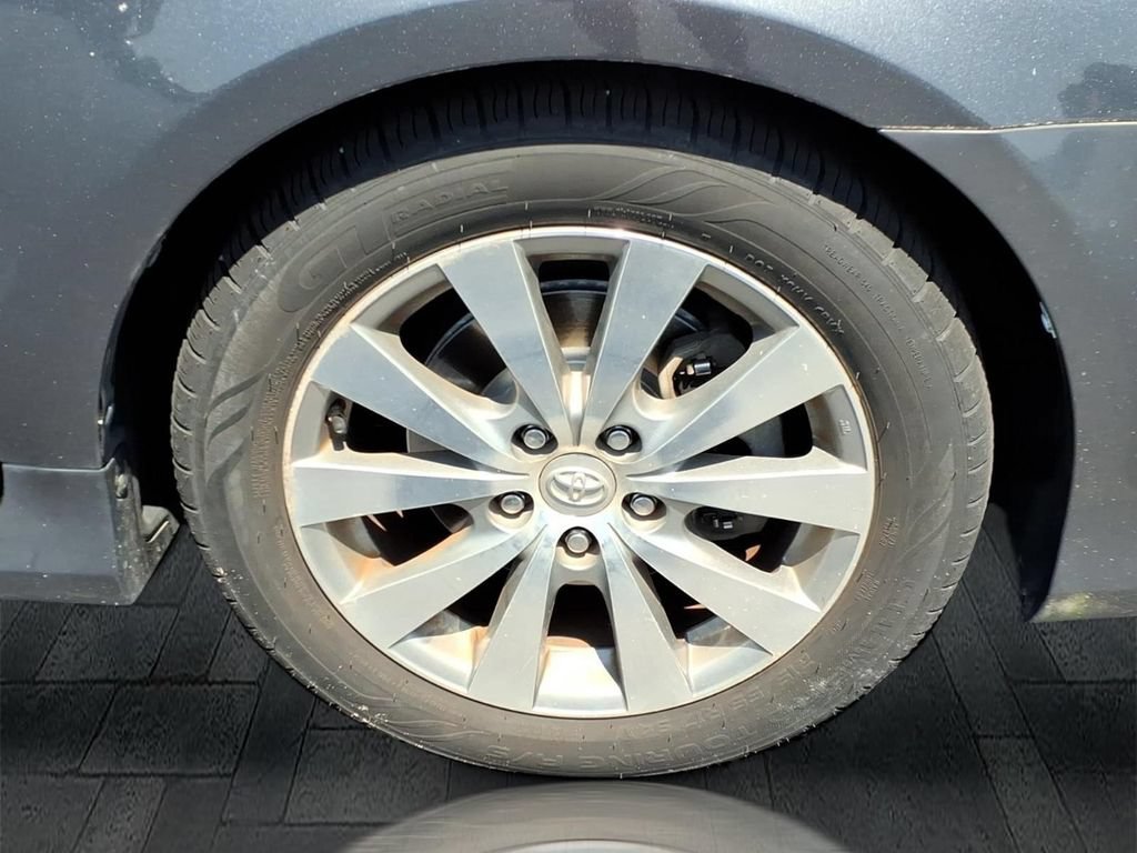 Used 2011 Toyota Avalon Limited FWD image 9