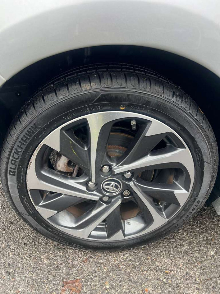 Used 2018 Toyota Corolla iM image 18