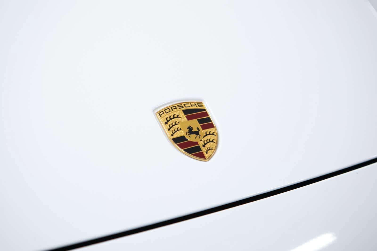 Used 2022 Porsche Cayenne AWD/4WD image 17