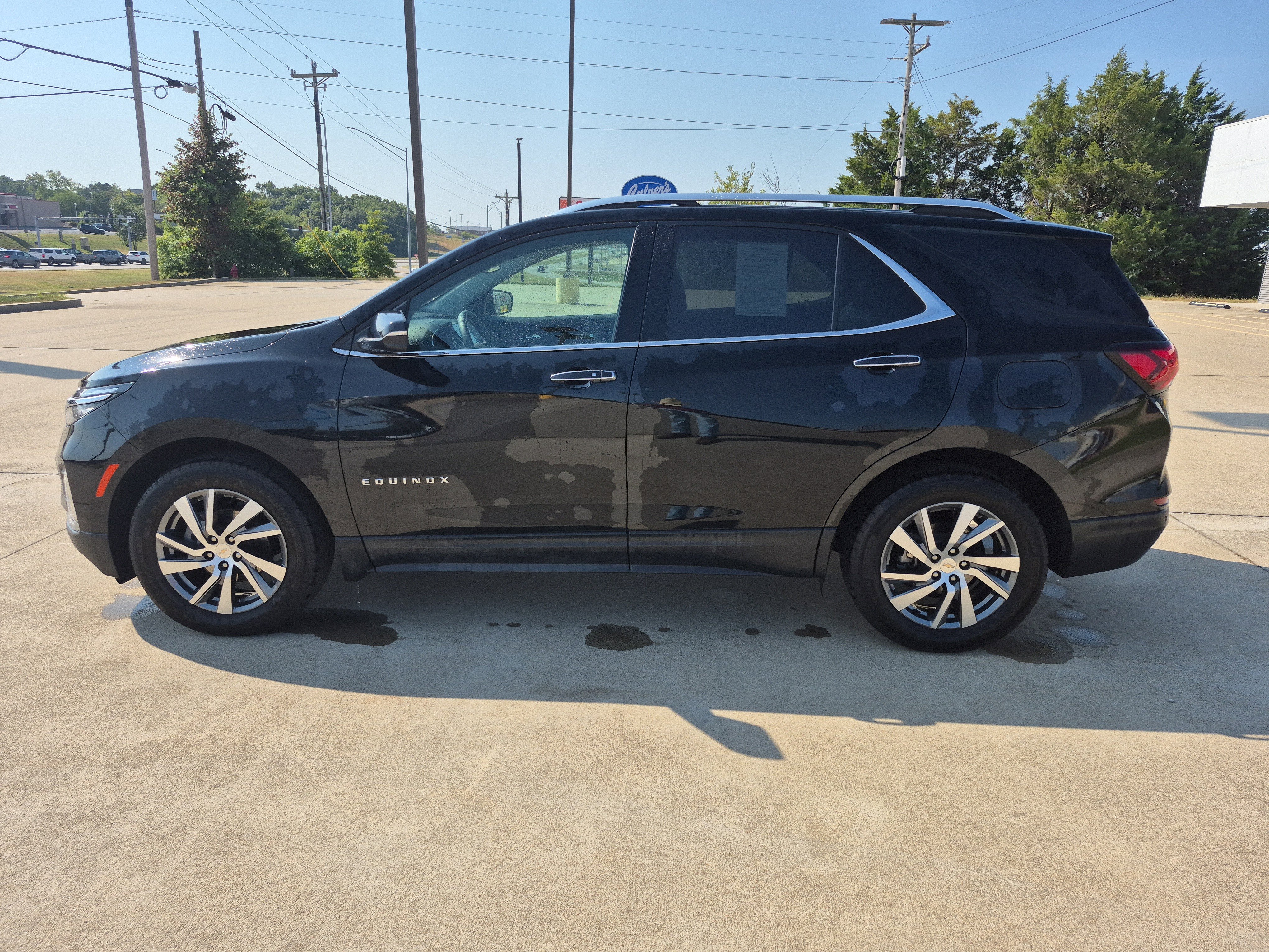 Used 2023 Chevrolet Equinox Premier image 6