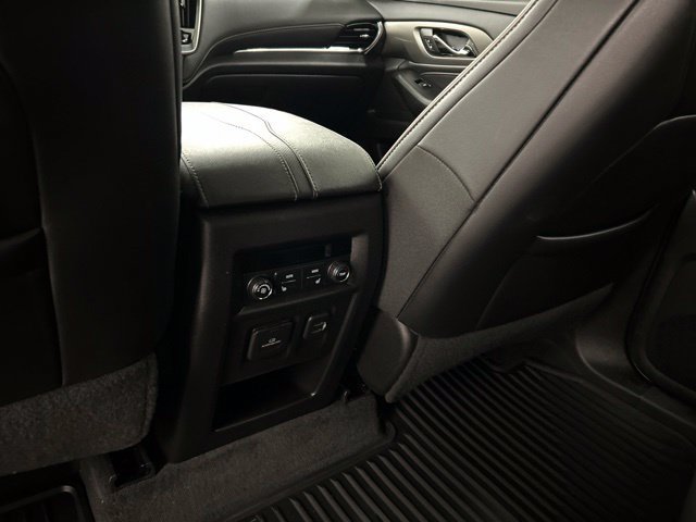 Used 2022 Chevrolet Traverse Premier w/ Redline Edition AWD/4WD image 24