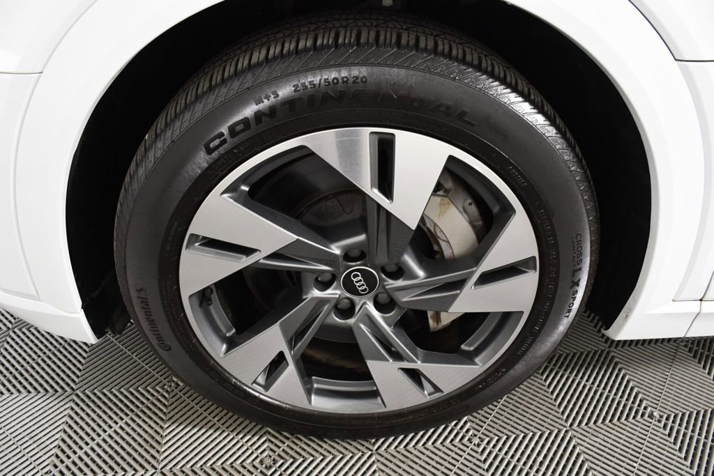 Used 2021 Audi e-tron Premium w/ Convenience Plus Package AWD/4WD image 32