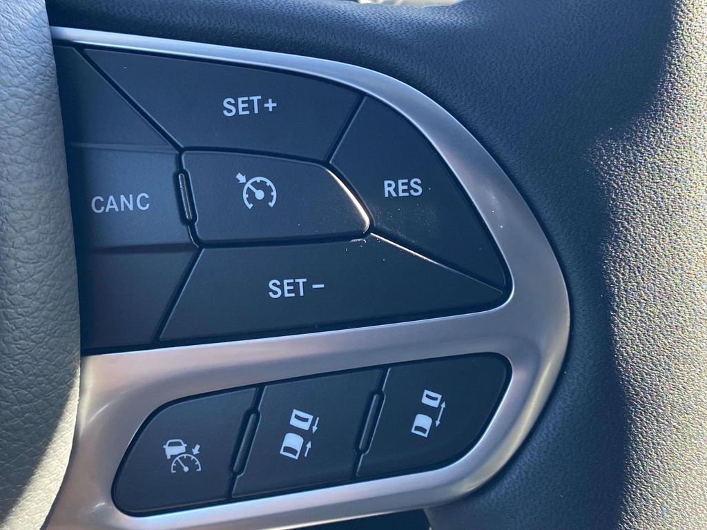 New 2026 Chrysler Pacifica Select image 45