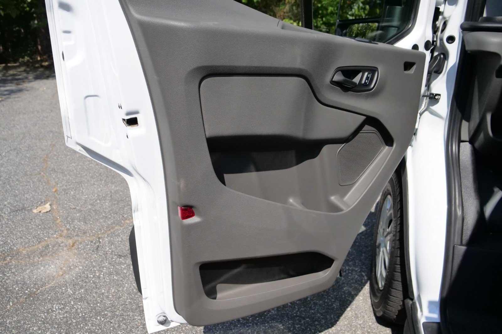Used 2022 Ford E-Transit Low Roof w/ Load Area Protection Package RWD image 27