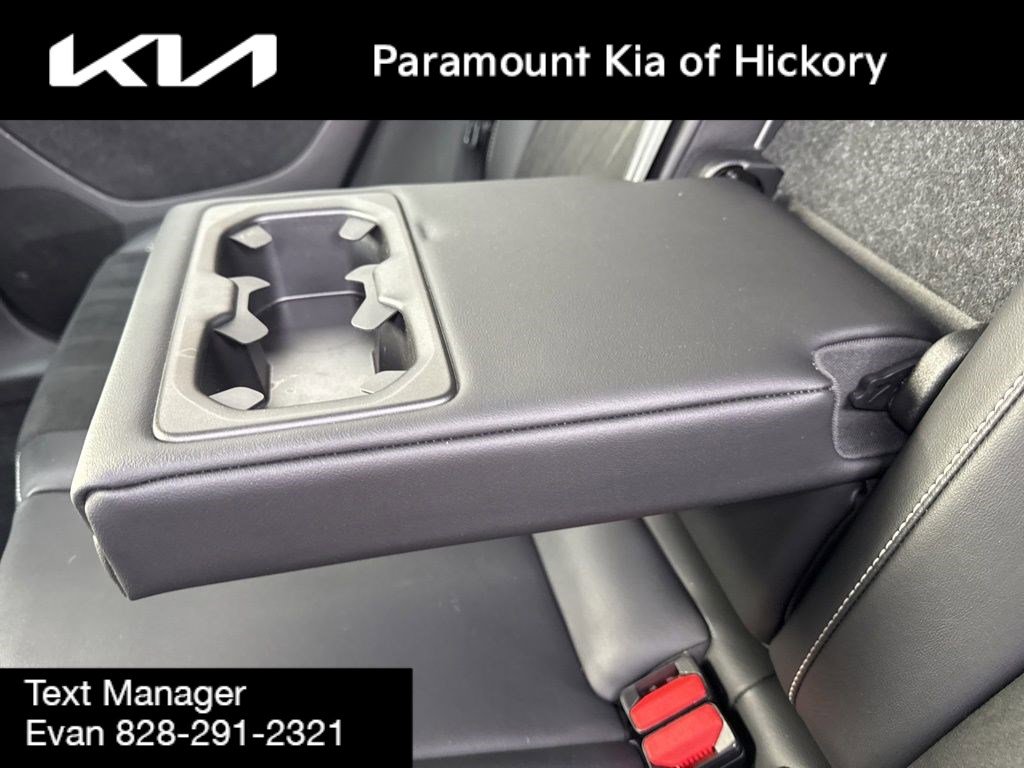 Used 2021 Volvo XC40 T5 R-Design w/ Advanced Package image 14