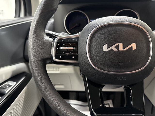 Certified 2023 Kia Carnival LX FWD image 17