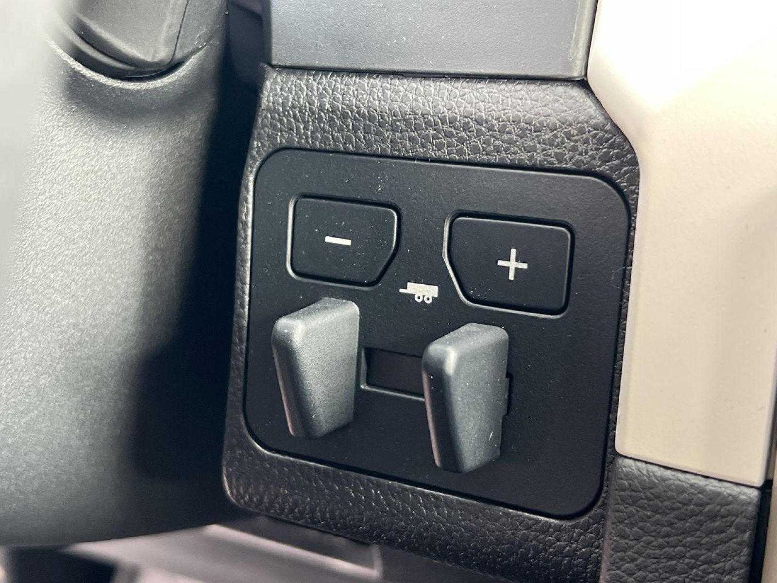 New 2024 Toyota Tacoma TRD Off-Road image 25