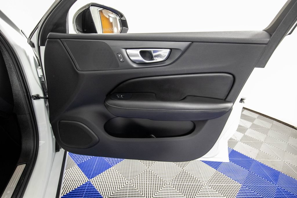 Used 2025 Volvo S60 B5 Core FWD image 14