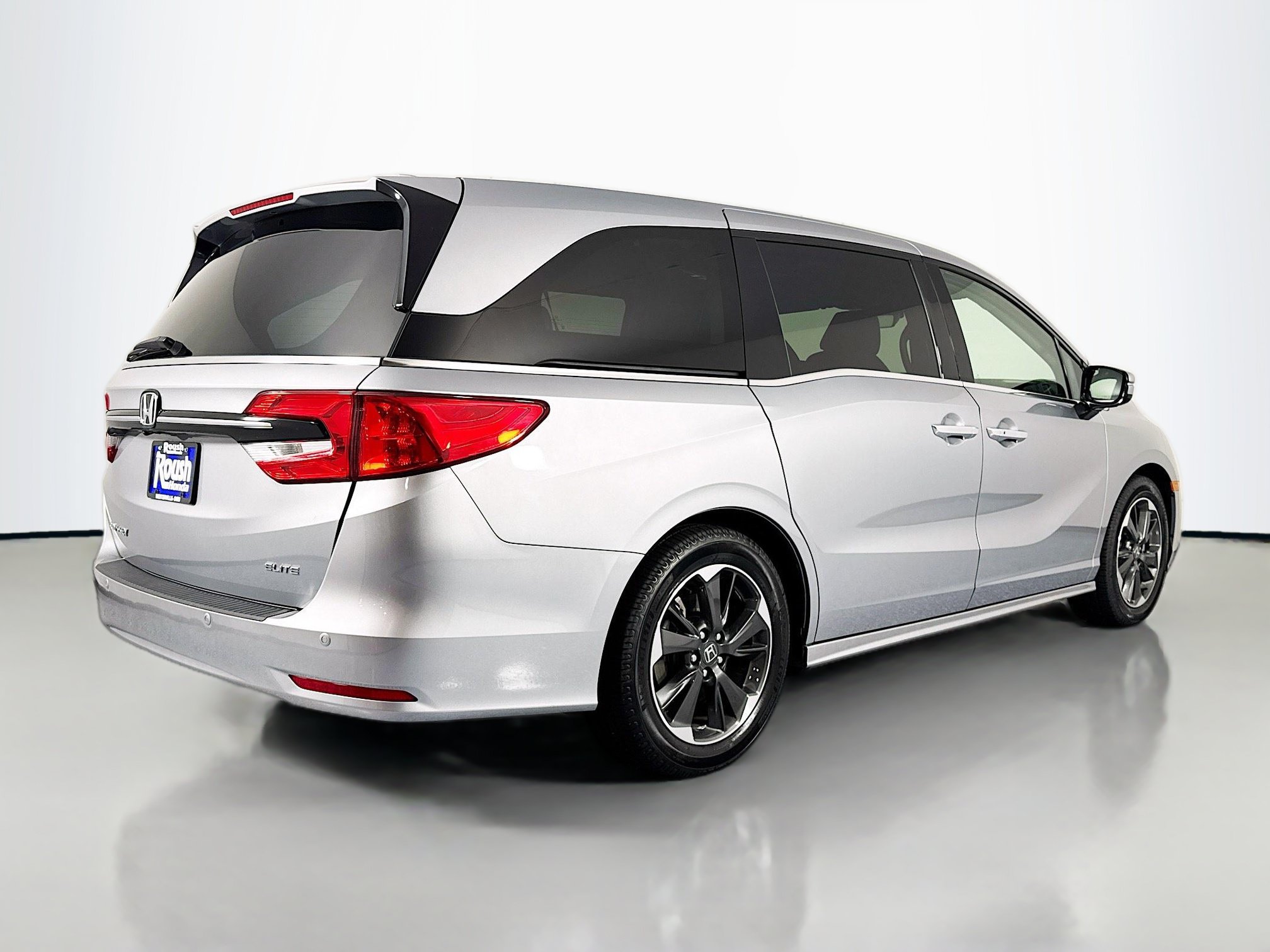 Certified 2024 Honda Odyssey Elite image 5