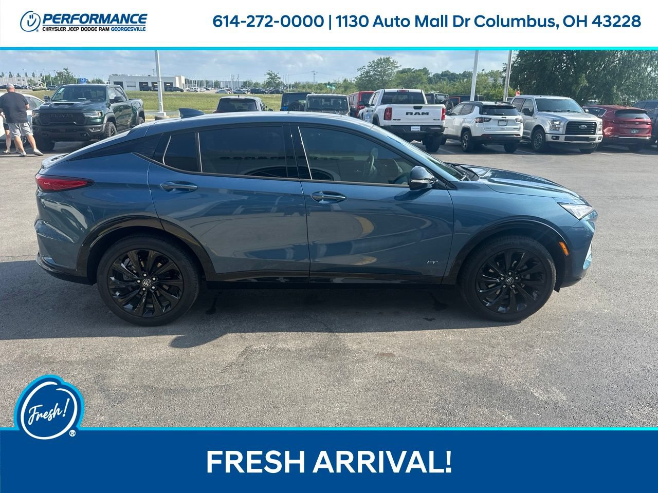 Used 2025 Buick Envista Sport Touring w/ Convenience I Package FWD image 3