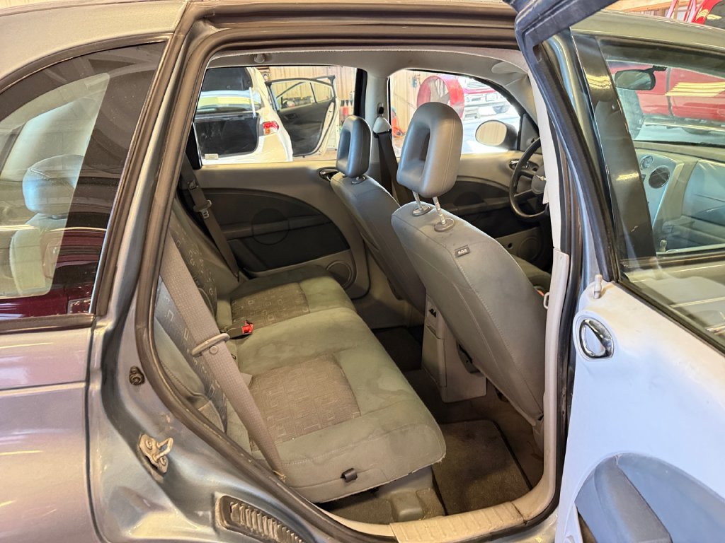 Used 2008 Chrysler PT Cruiser FWD image 30