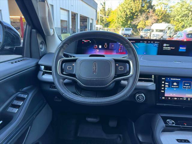 Used 2026 Lincoln Navigator L Premier AWD/4WD image 21