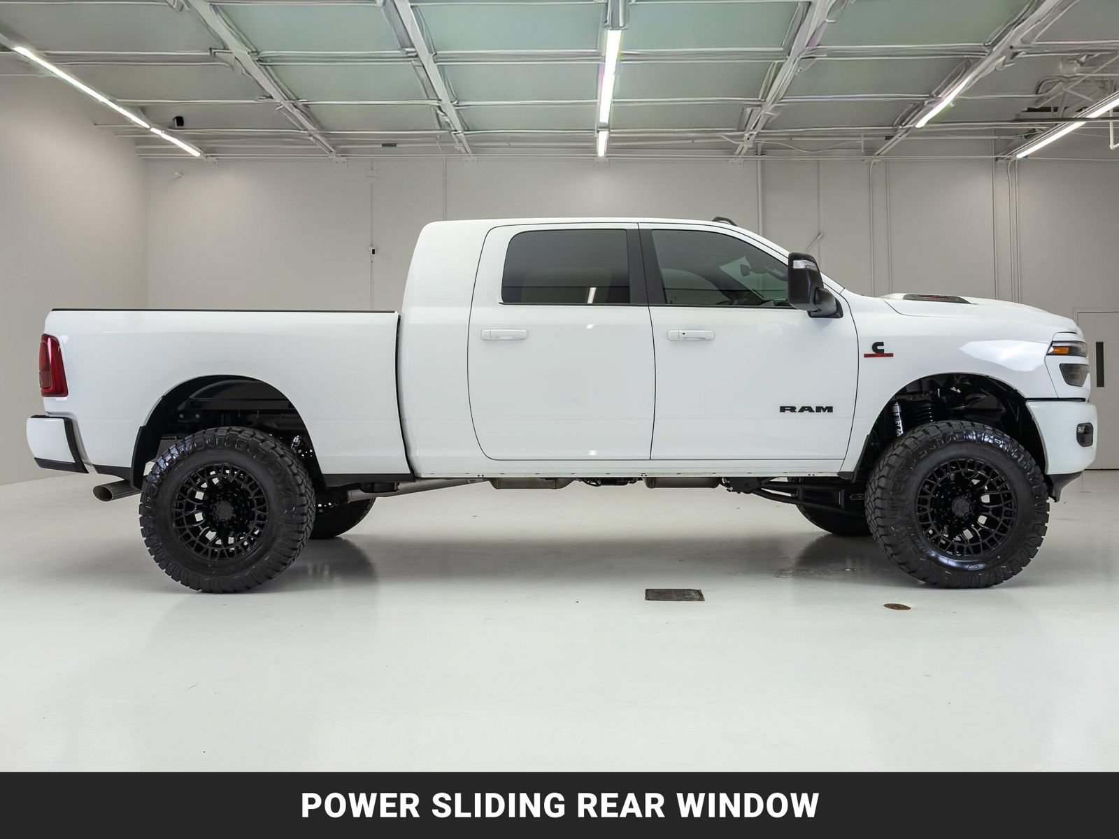 Used 2025 RAM 2500 Laramie w/ Night Edition AWD/4WD image 11
