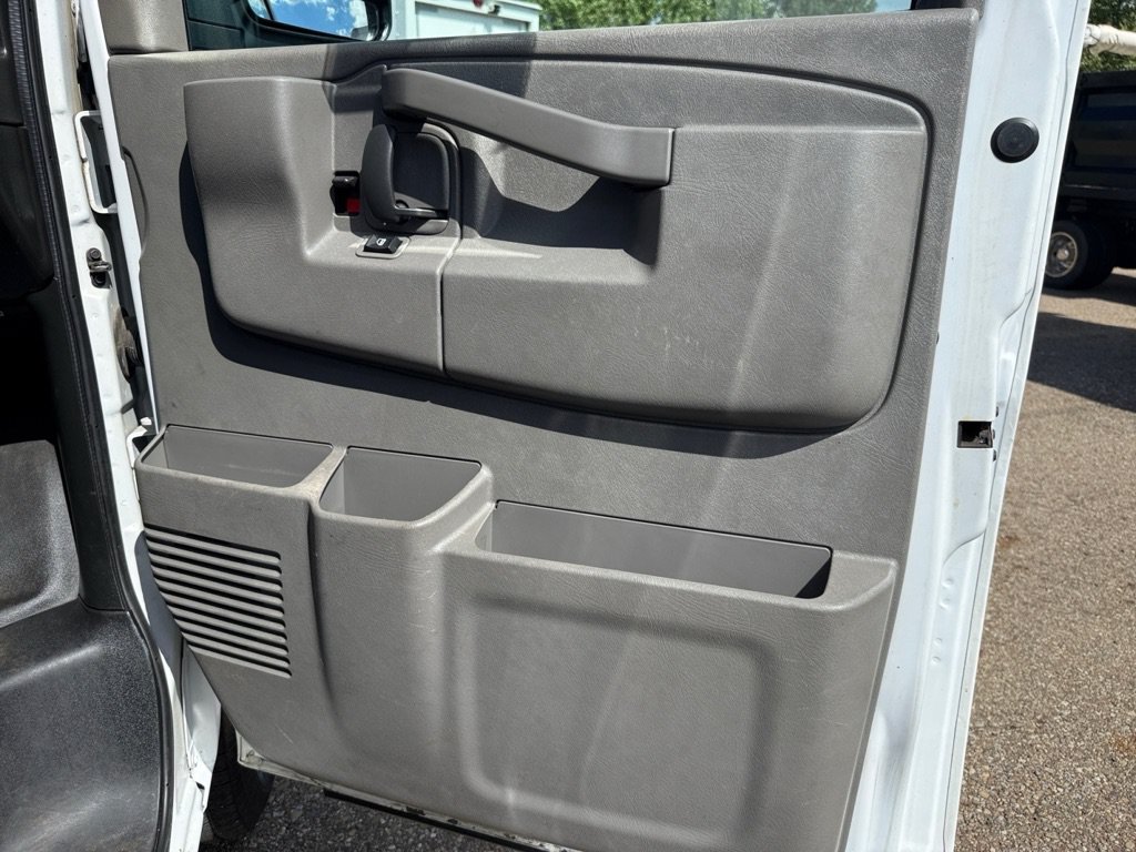 Used 2021 Chevrolet Express 2500 w/ Driver Convenience Package RWD image 27